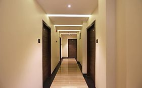 Super Capital O Niharika Guest House